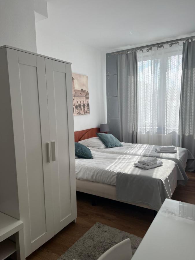 Hotel Turkovia Turek Exteriör bild